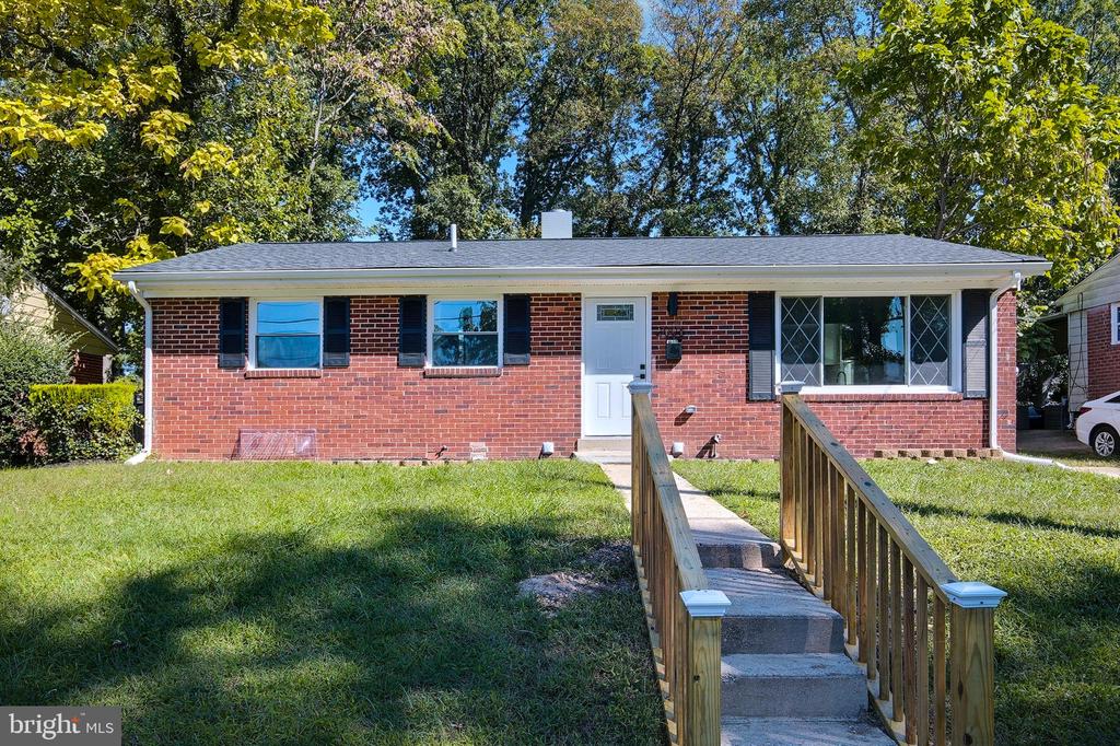 2006 LAKEWOOD STREET