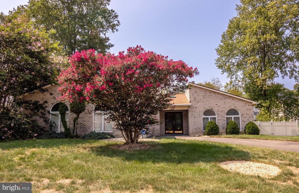 9205 LINHURST DRIVE