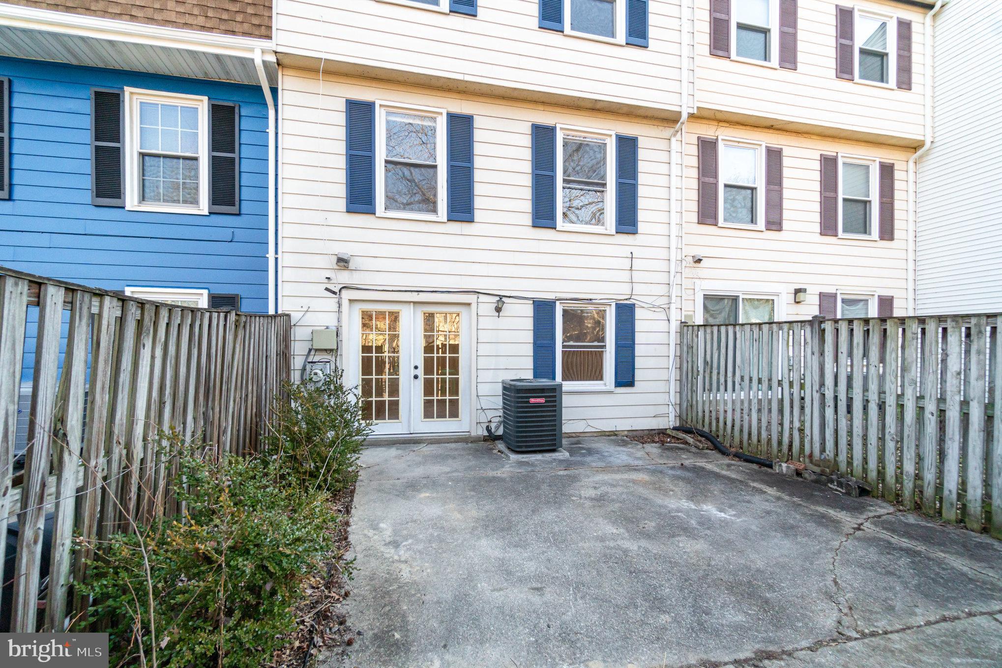 2218 Anvil Ln