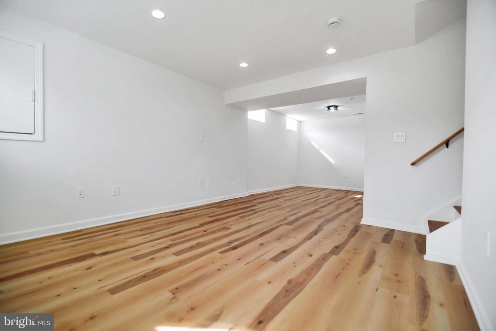 1602 SARATOGA COURT