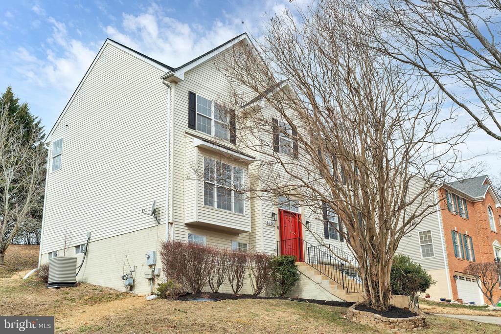 1602 SARATOGA COURT