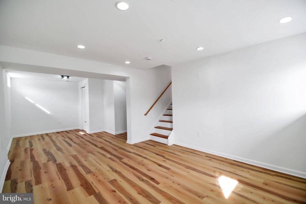 1602 SARATOGA COURT