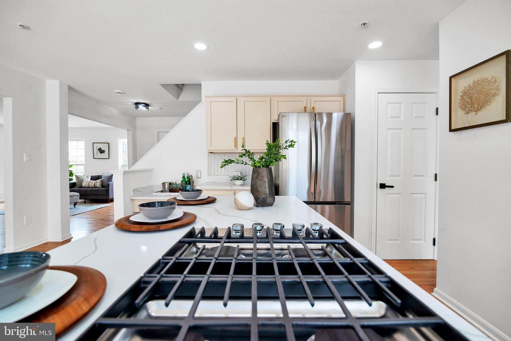 1602 SARATOGA COURT