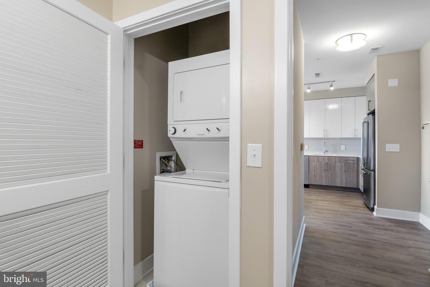 145 Riverhaven Dr #359