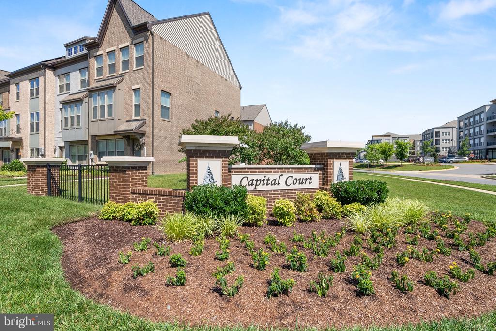 9506 CAPITAL LANE