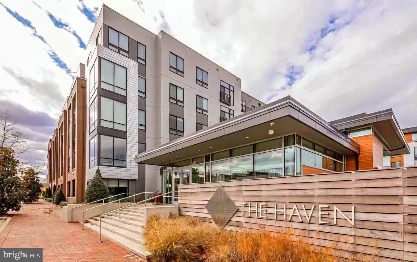 145 RIVERHAVEN DR #460