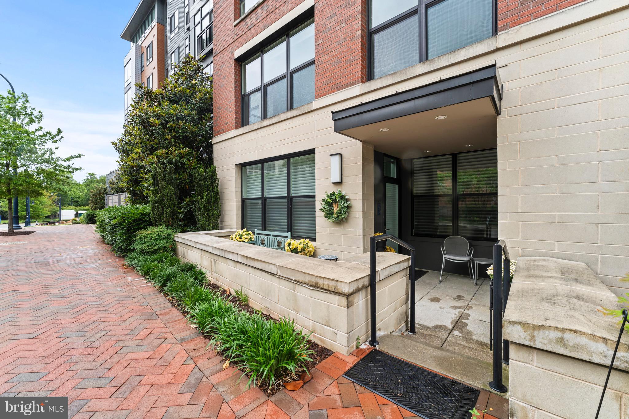 145 Riverhaven Dr #L11