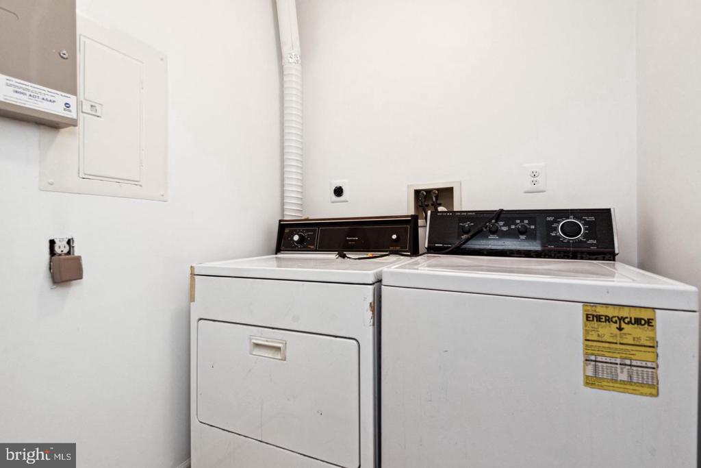 6200 SAINT IGNATIUS DRIVE Unit: 3103