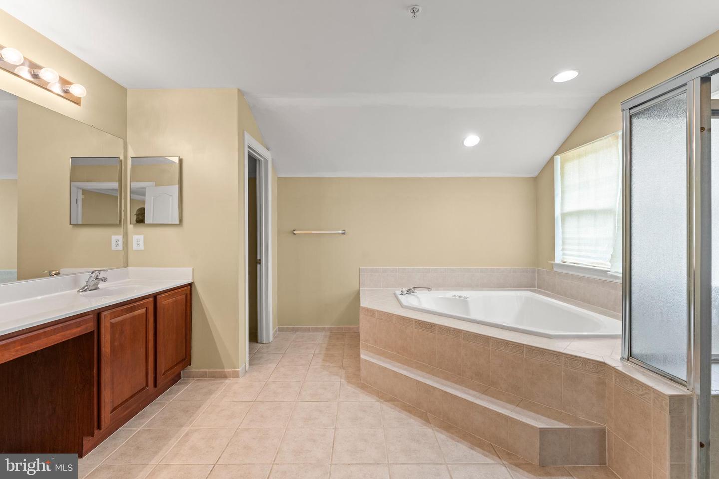 1212 Granada St