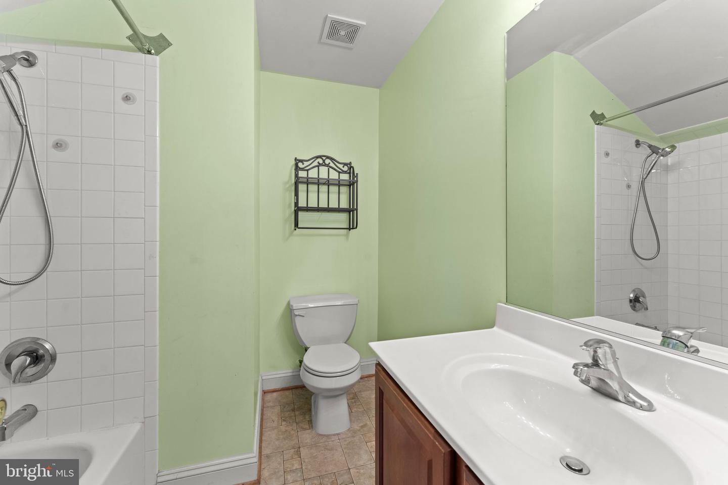 1212 Granada St