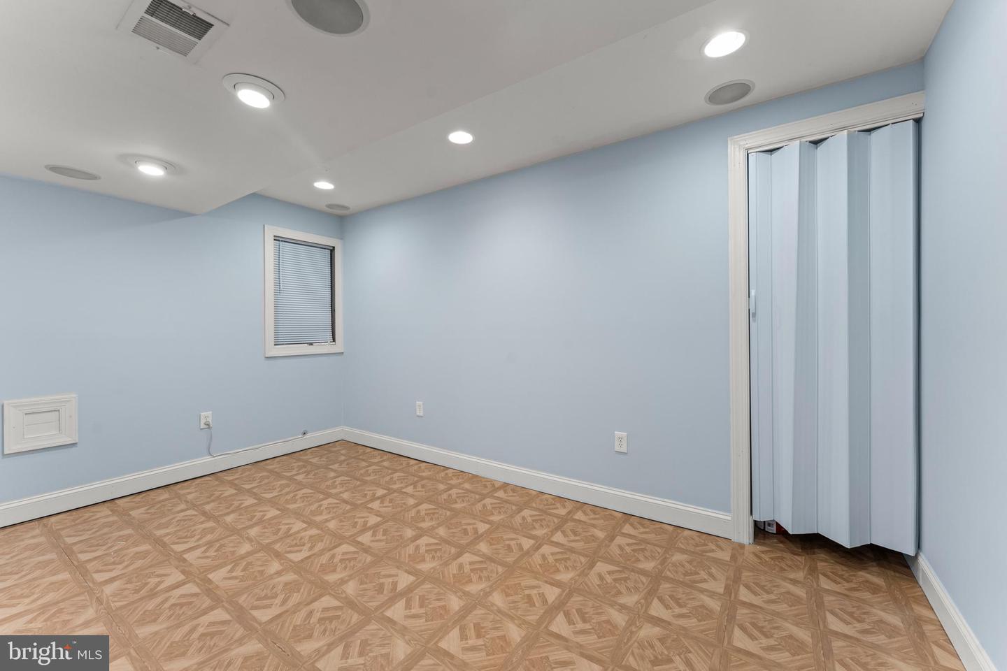 1212 Granada St