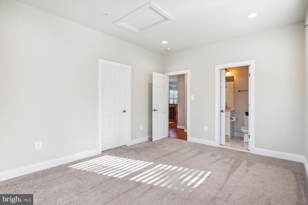 4639 PENDALL DRIVE