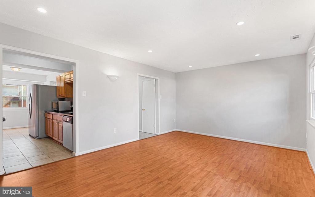 1111 MARCY AVE