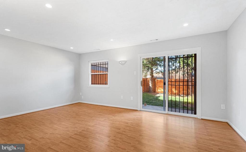 1111 MARCY AVE