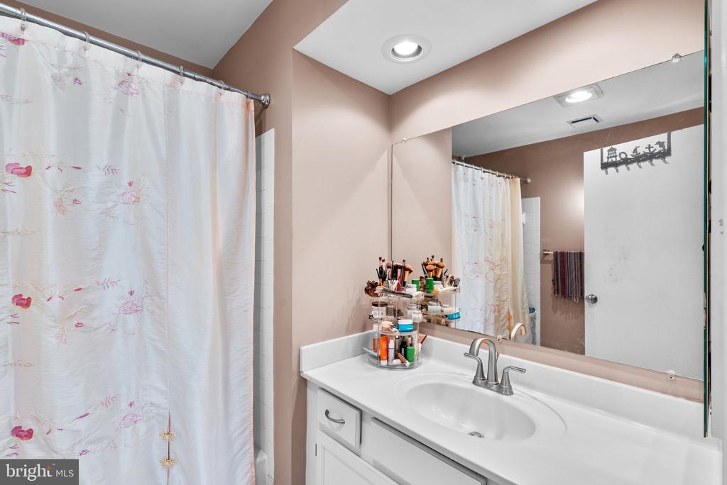 14239 JIB STREET Unit: 21