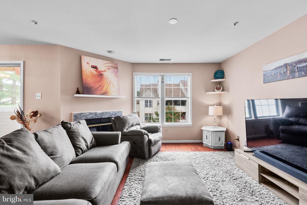 14239 JIB STREET Unit: 21