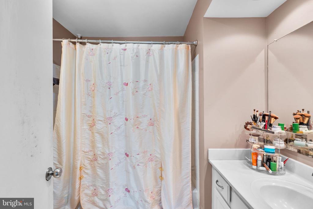 14239 JIB STREET Unit: 21