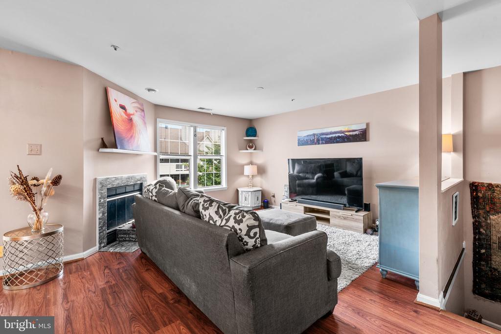 14239 JIB STREET Unit: 21