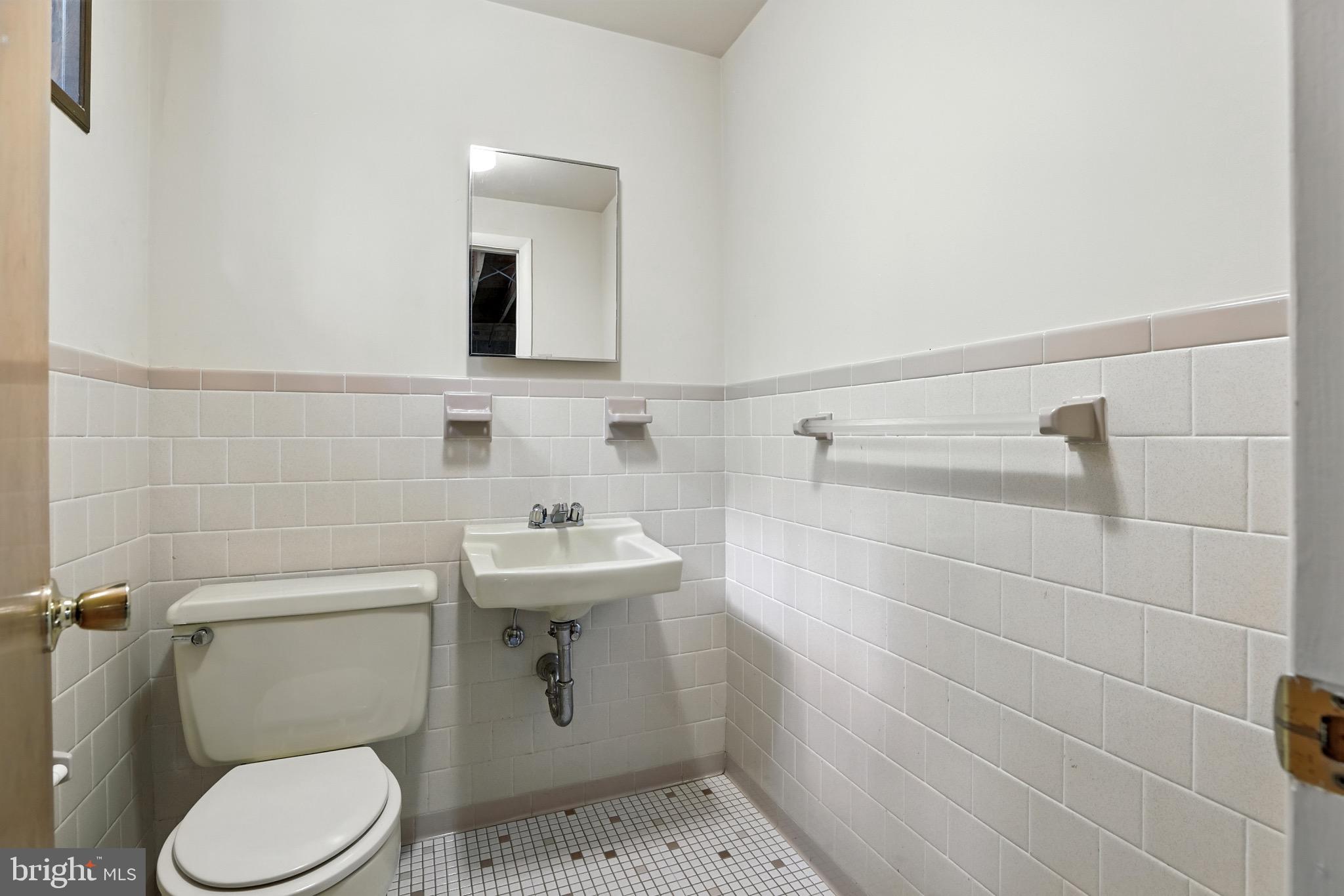 2710 HIDDEN VALLEY ROAD