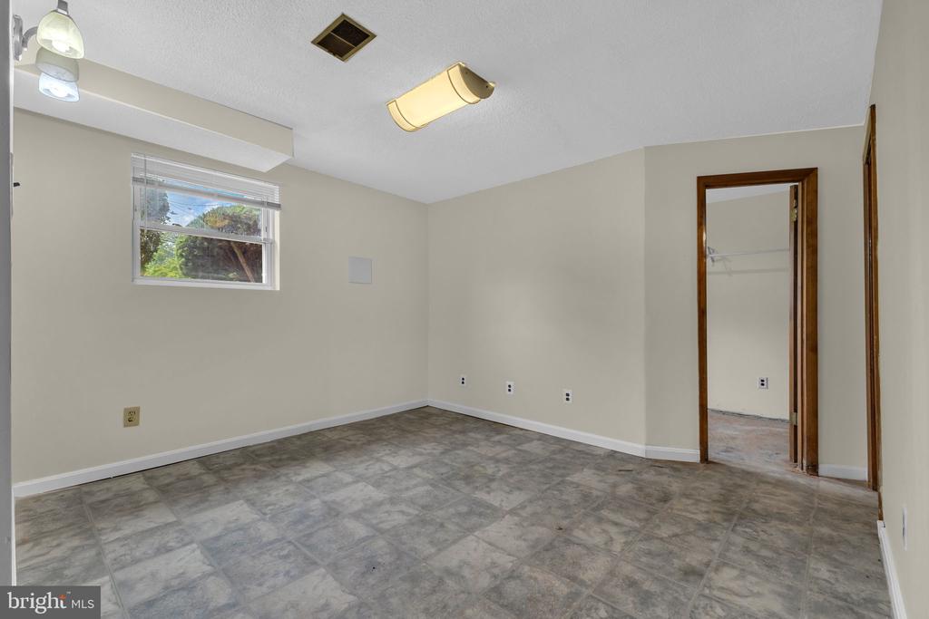 8000 DELLWOOD