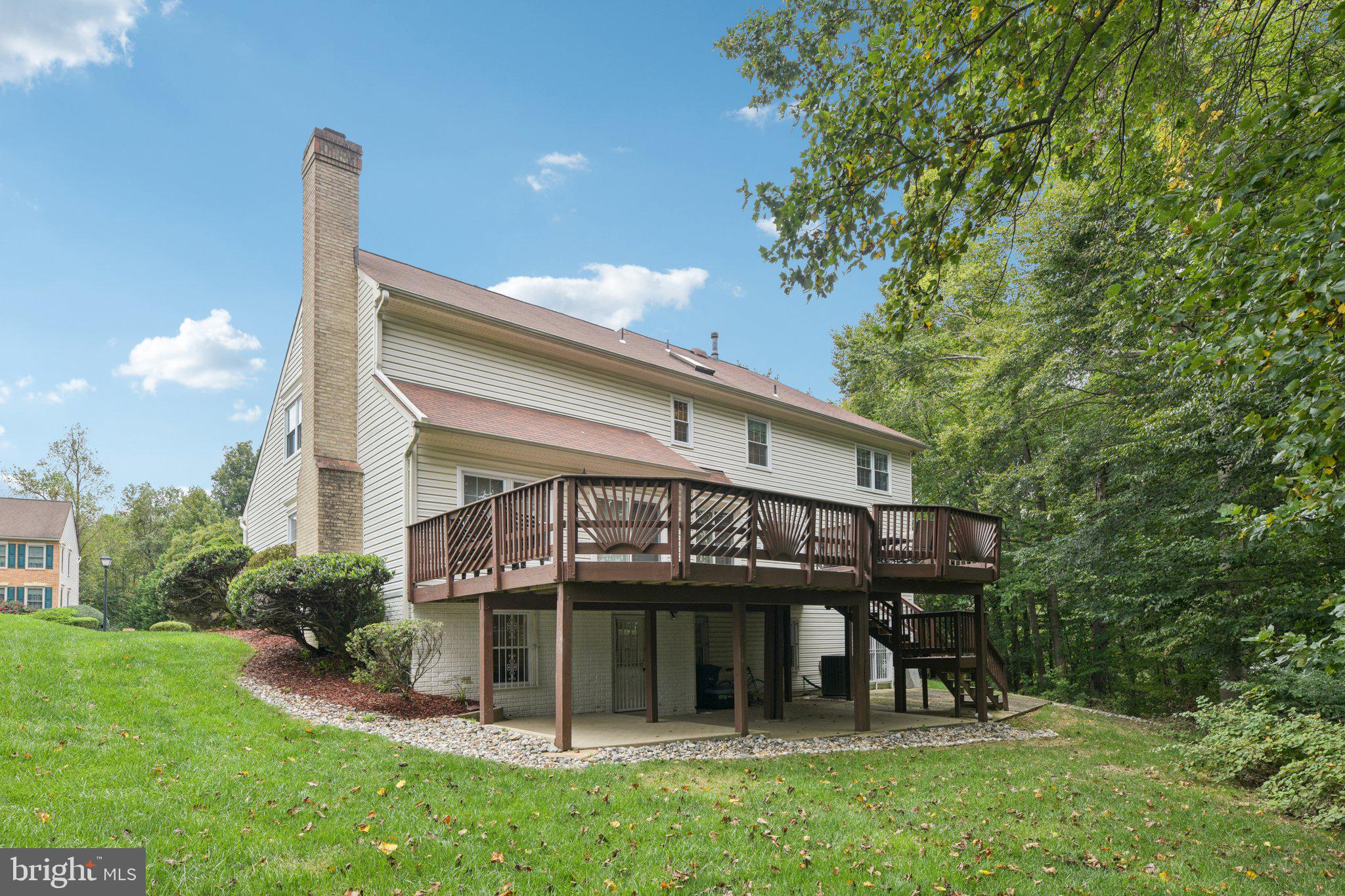 1805 ALBERT COURT