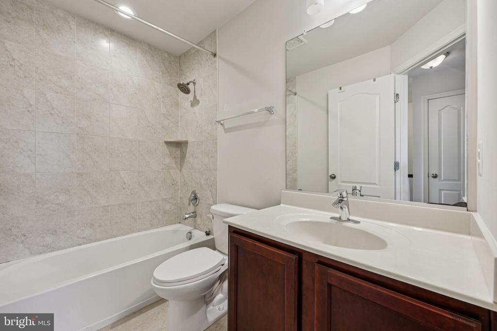 1613 WESBOURNE DRIVE