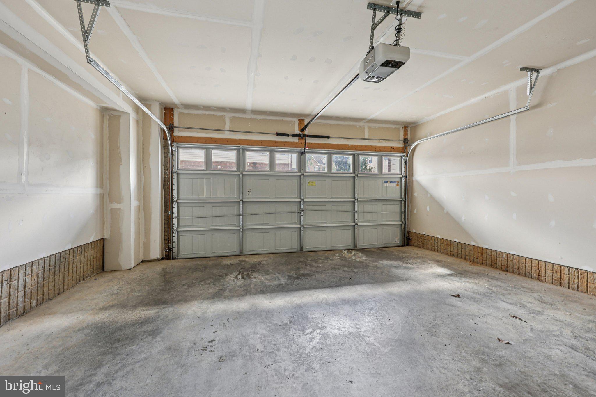 1613 WESBOURNE DRIVE
