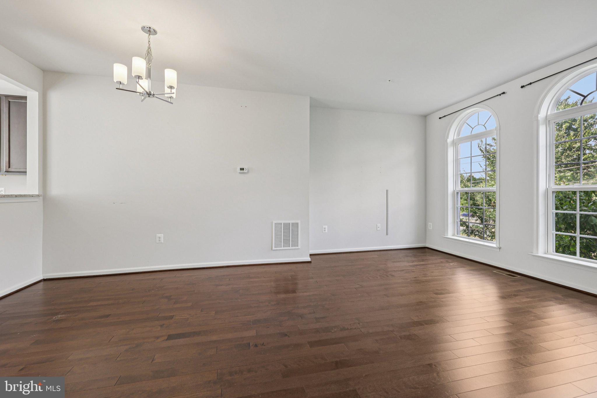 1613 WESBOURNE DRIVE