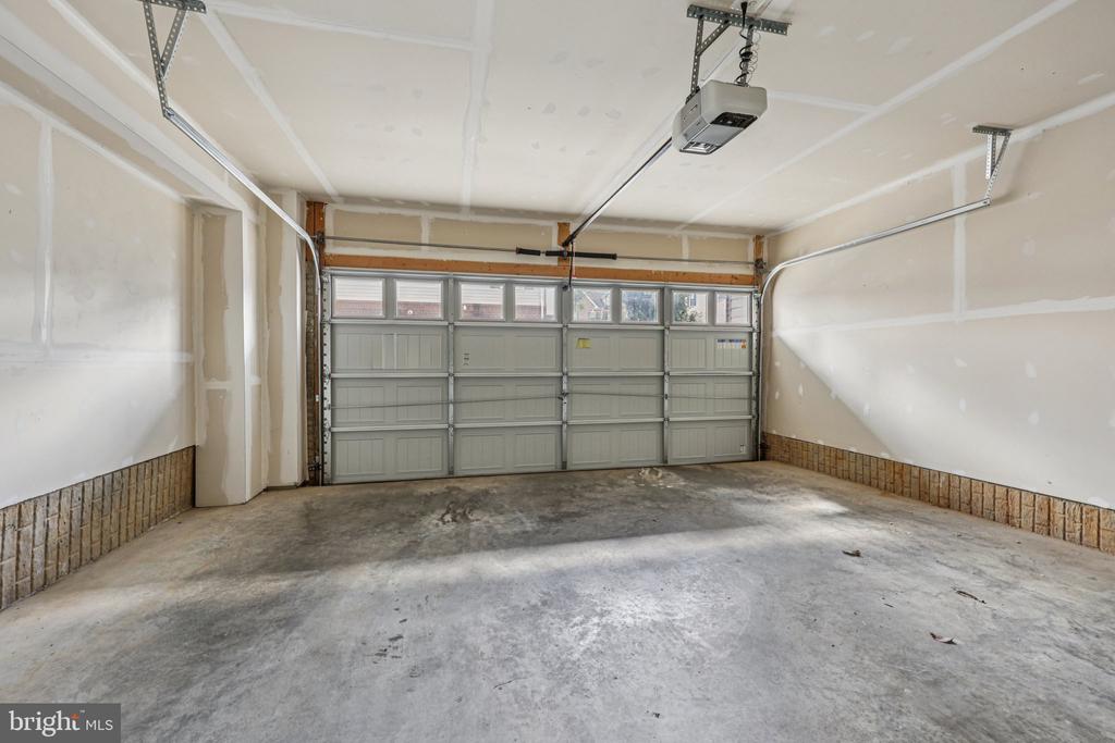 1613 WESBOURNE DRIVE