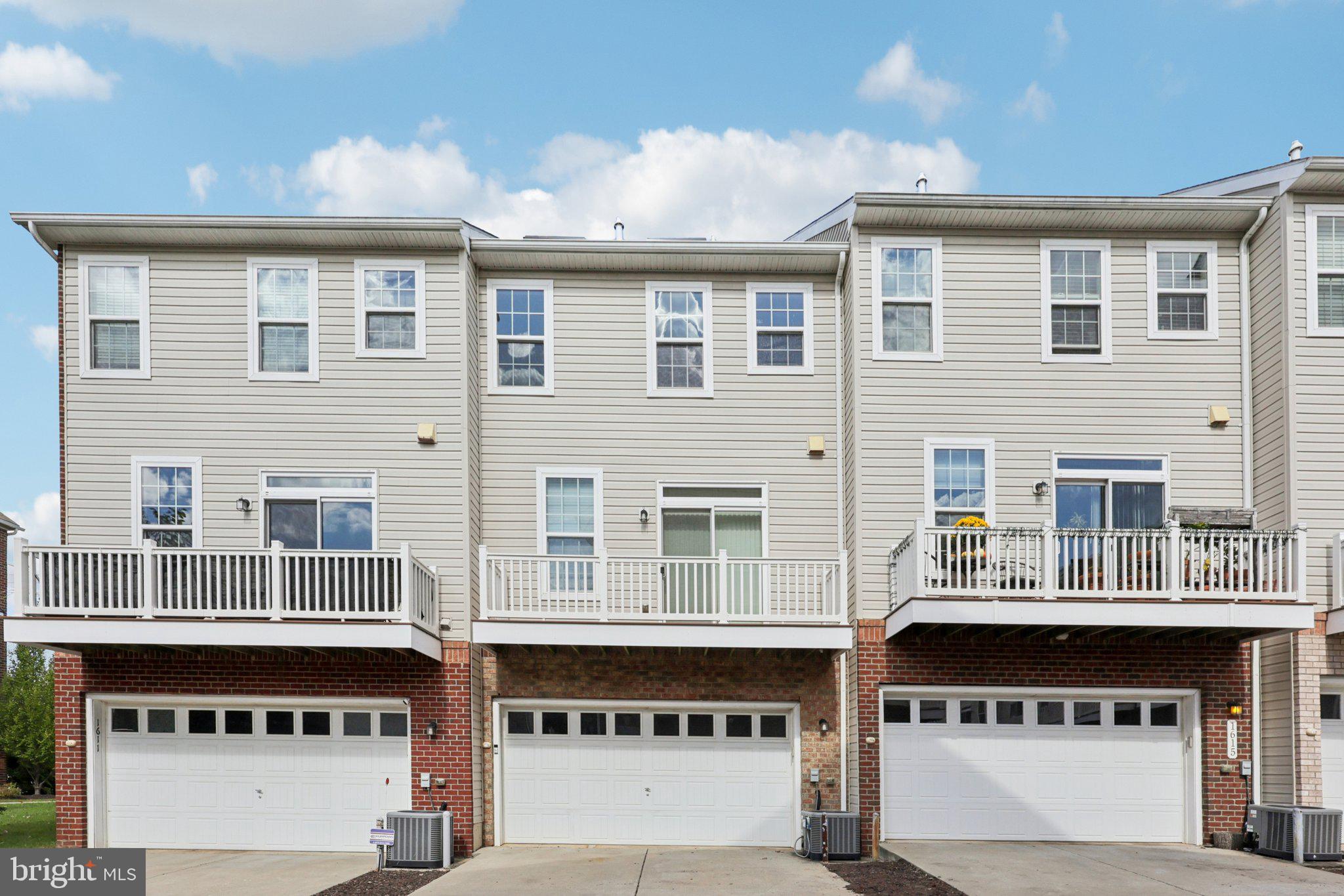 1613 WESBOURNE DRIVE