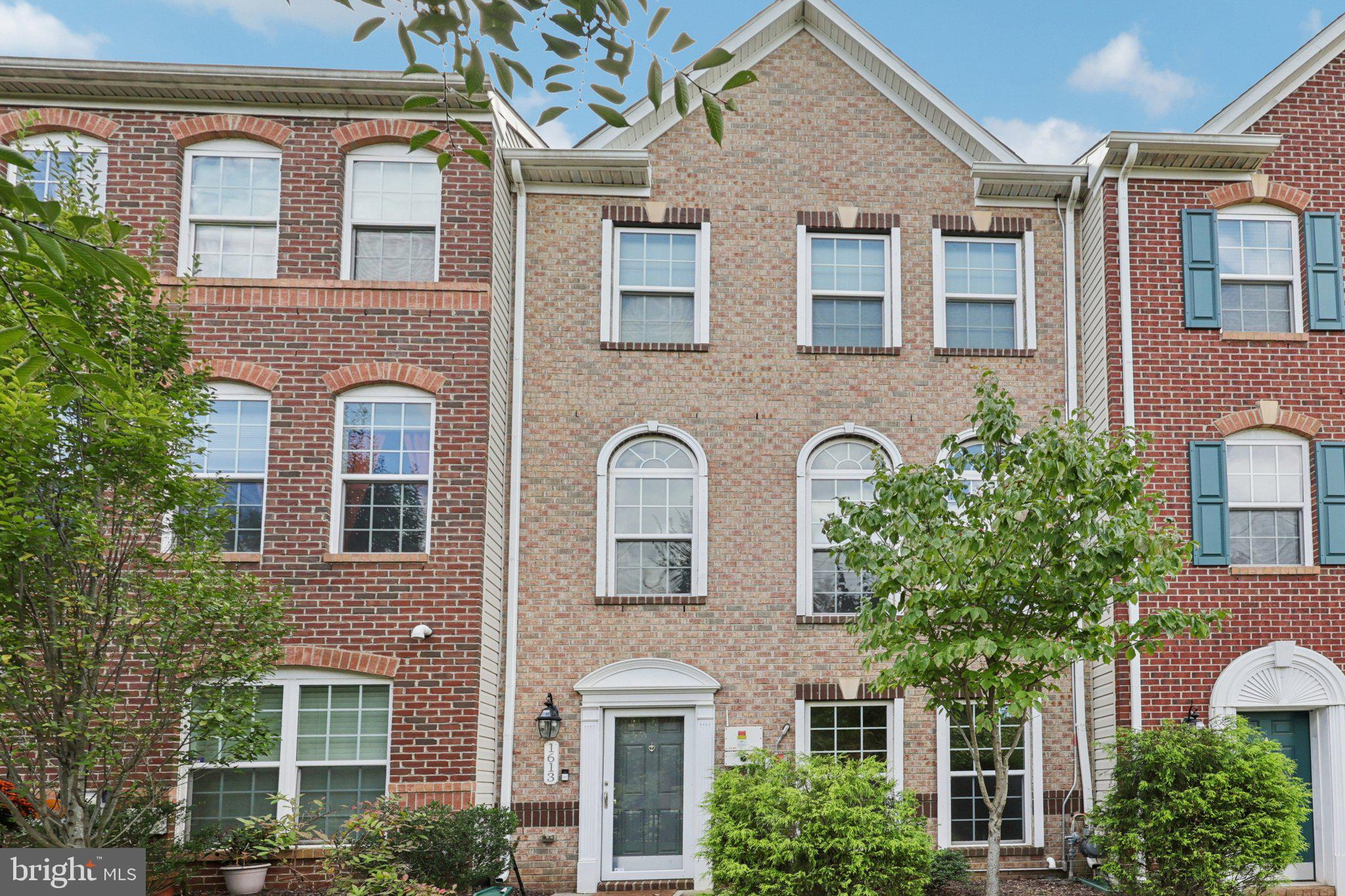 1613 WESBOURNE DRIVE