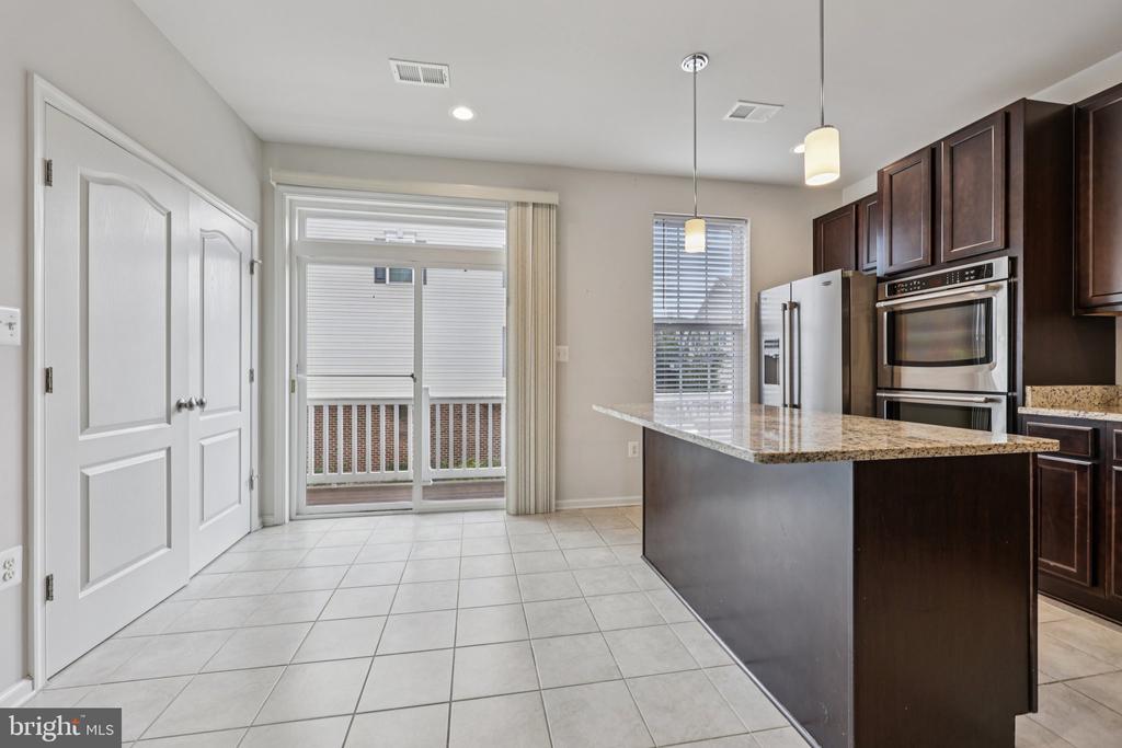 1613 WESBOURNE DRIVE