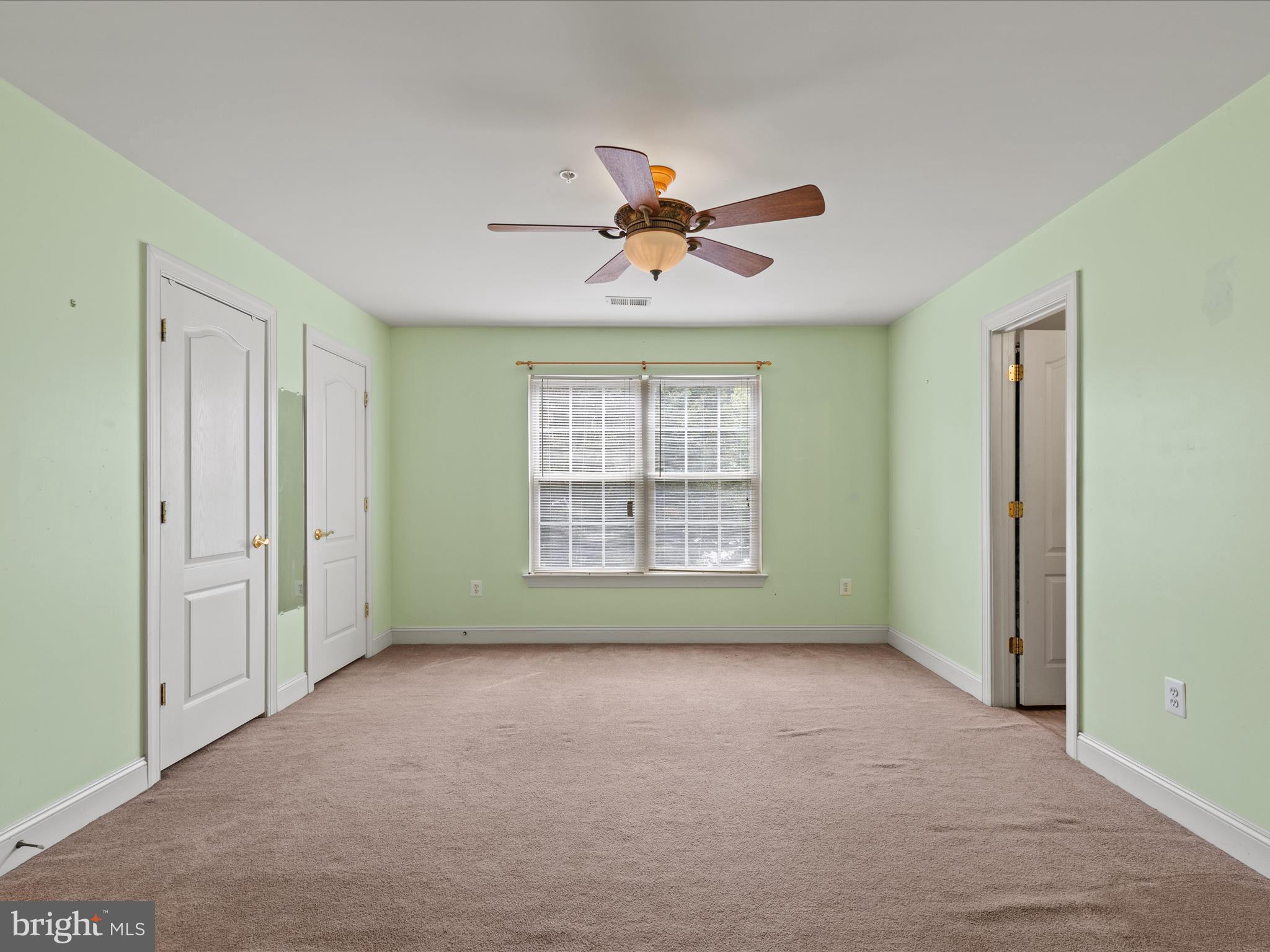 1212 GRANADA STREET