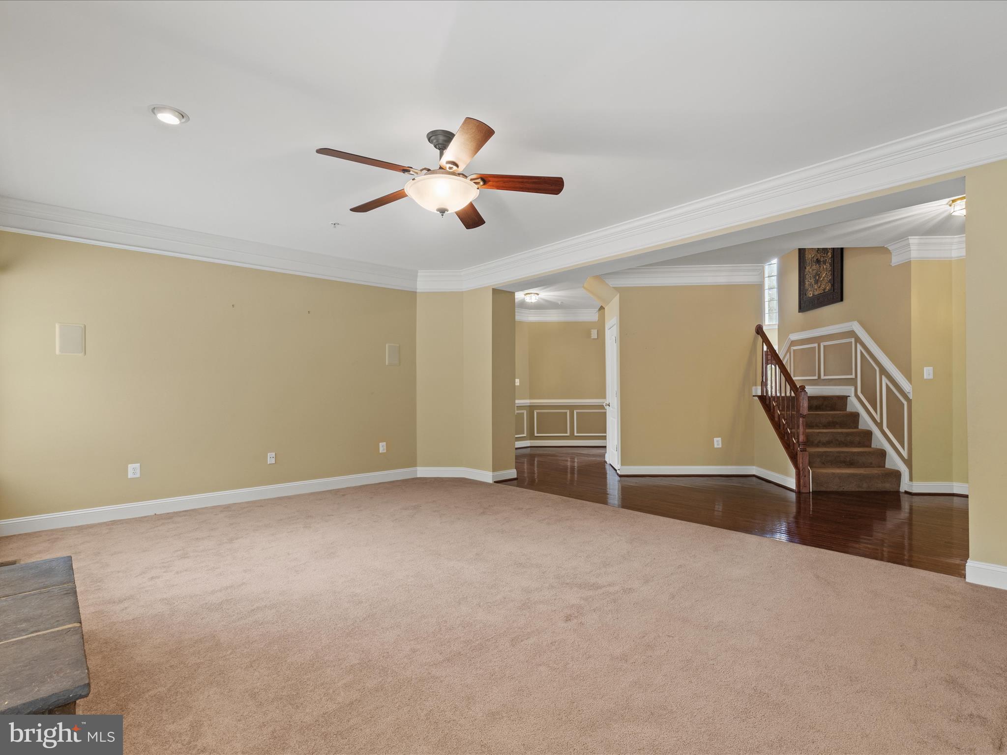 1212 GRANADA STREET