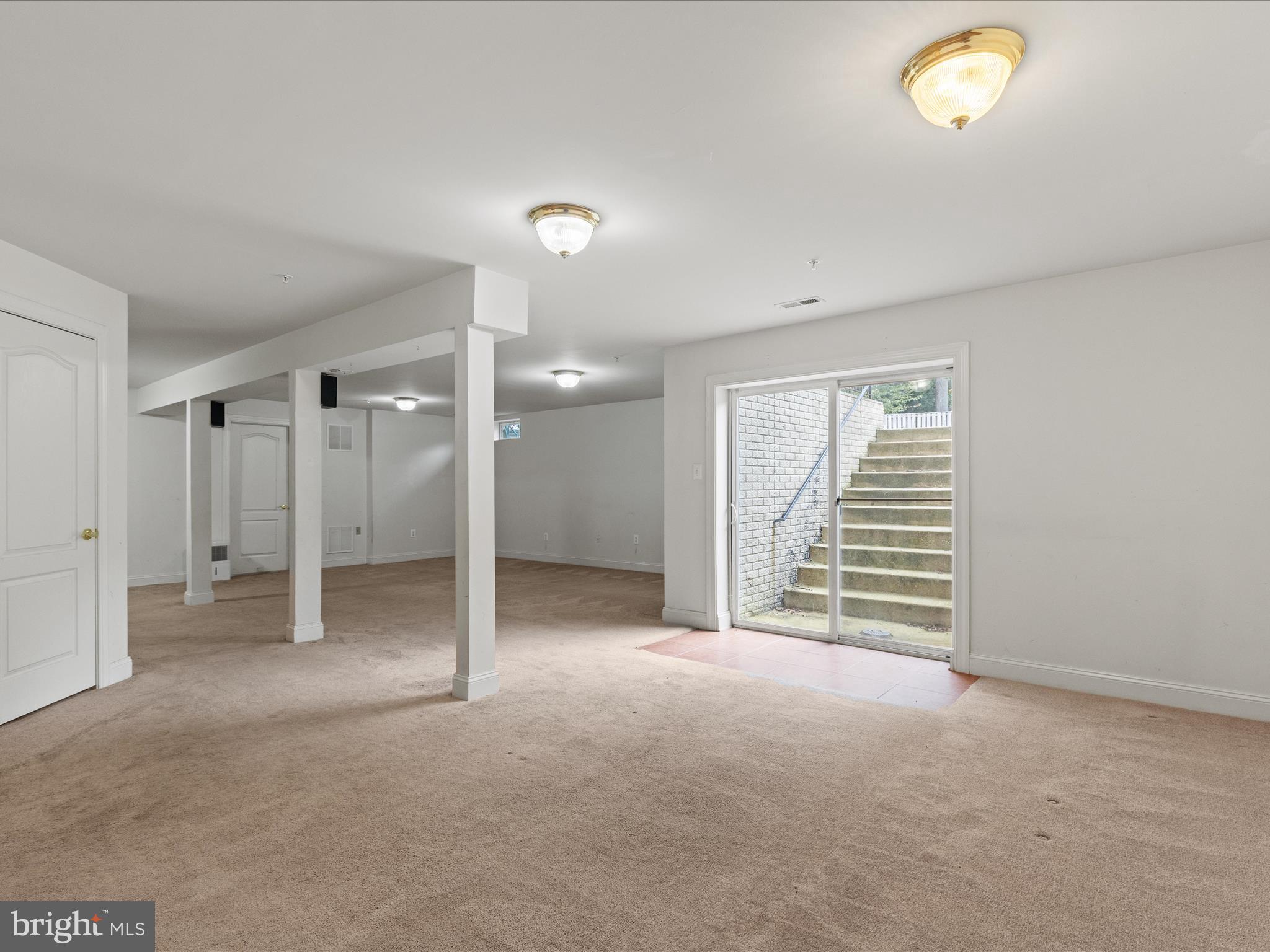 1212 GRANADA STREET
