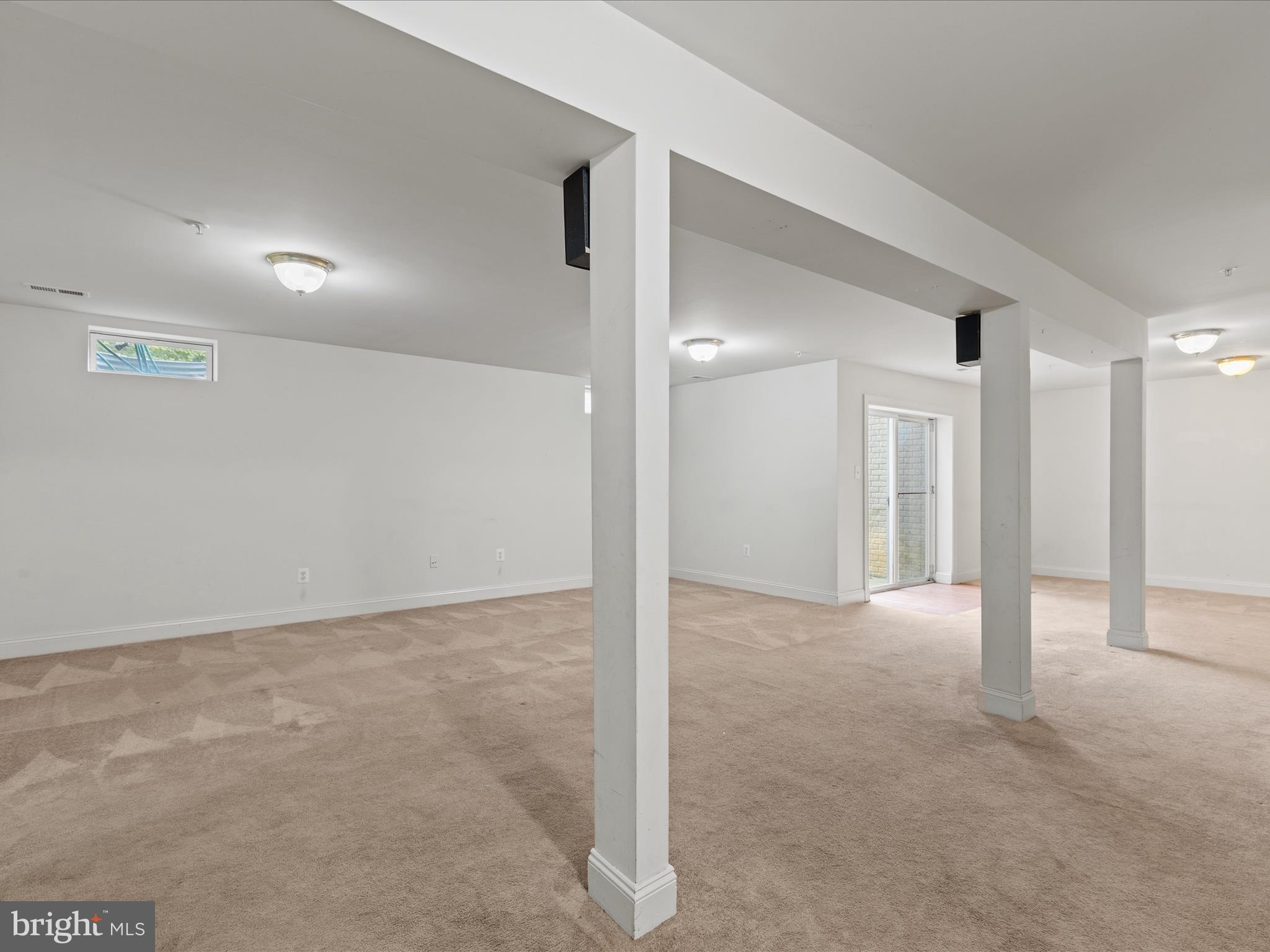 1212 GRANADA STREET