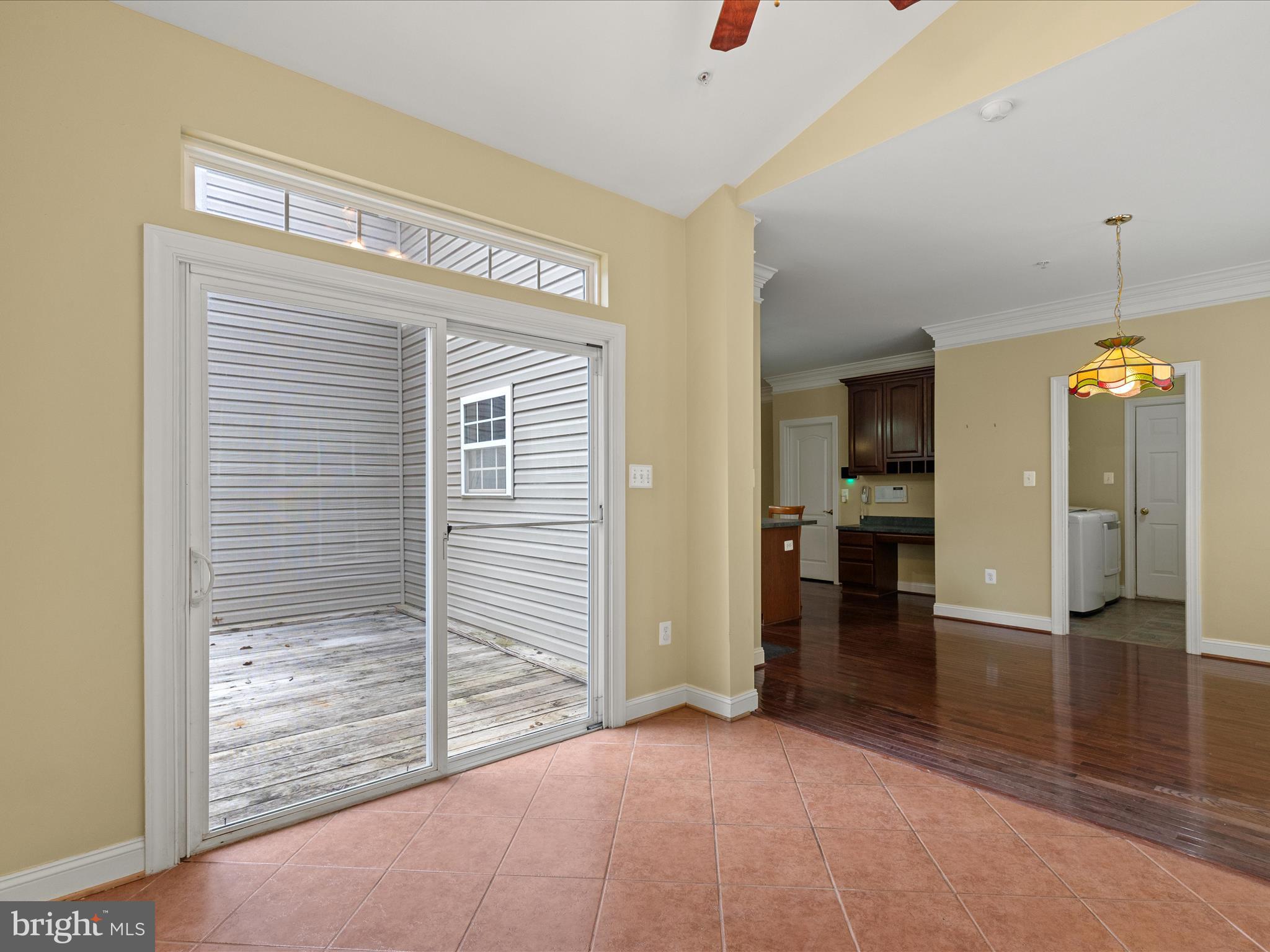 1212 GRANADA STREET