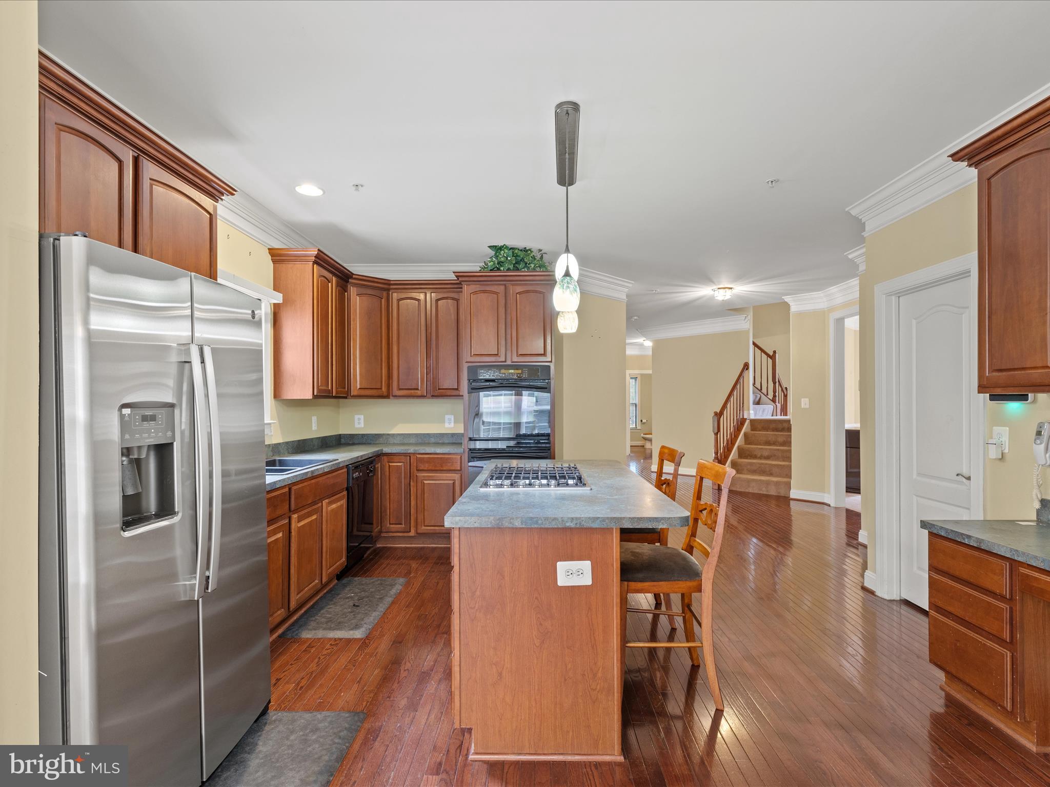 1212 GRANADA STREET