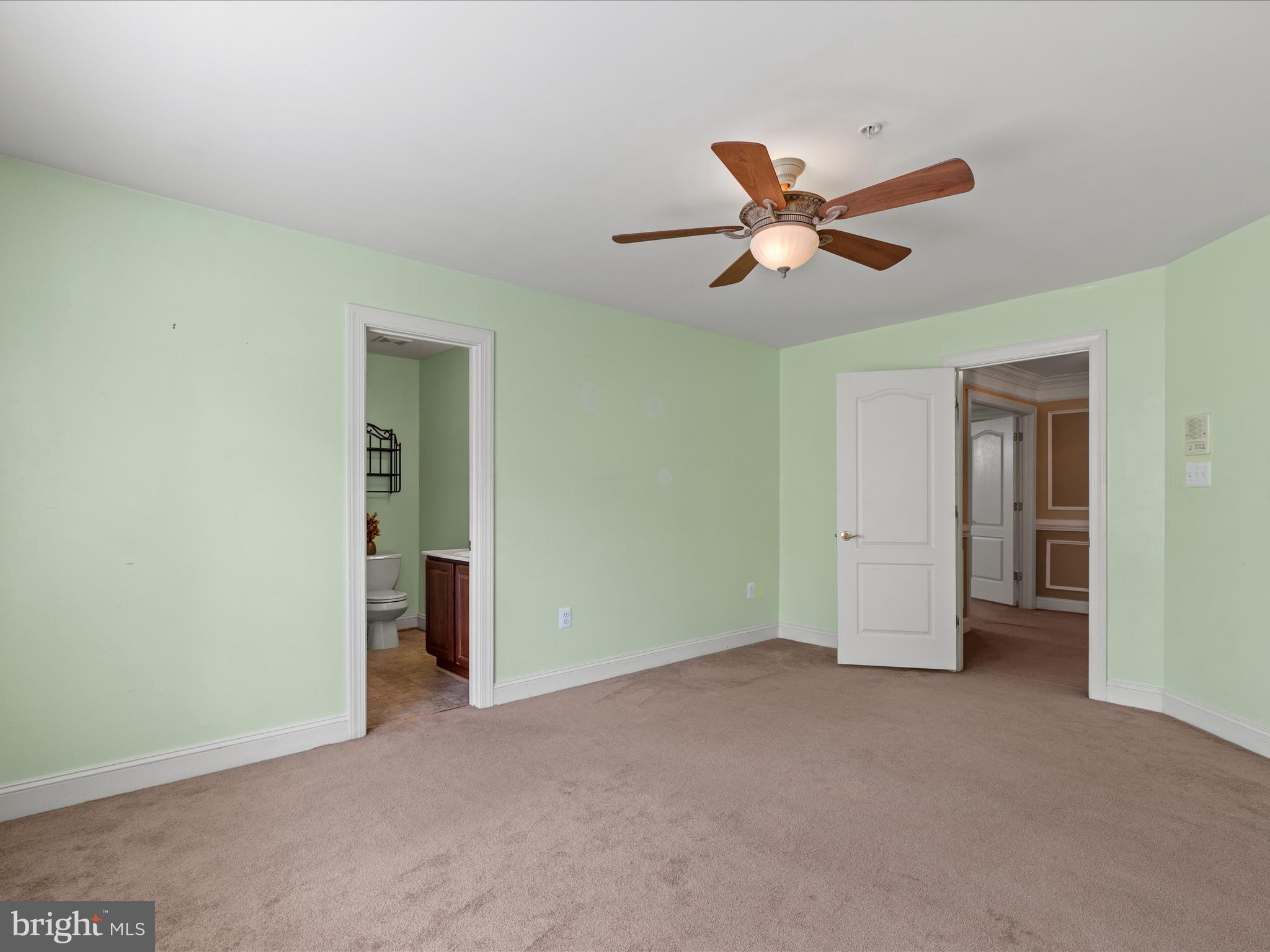 1212 GRANADA STREET