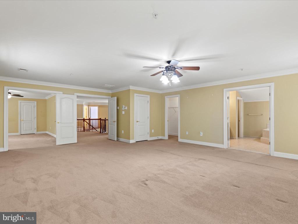 1212 GRANADA STREET