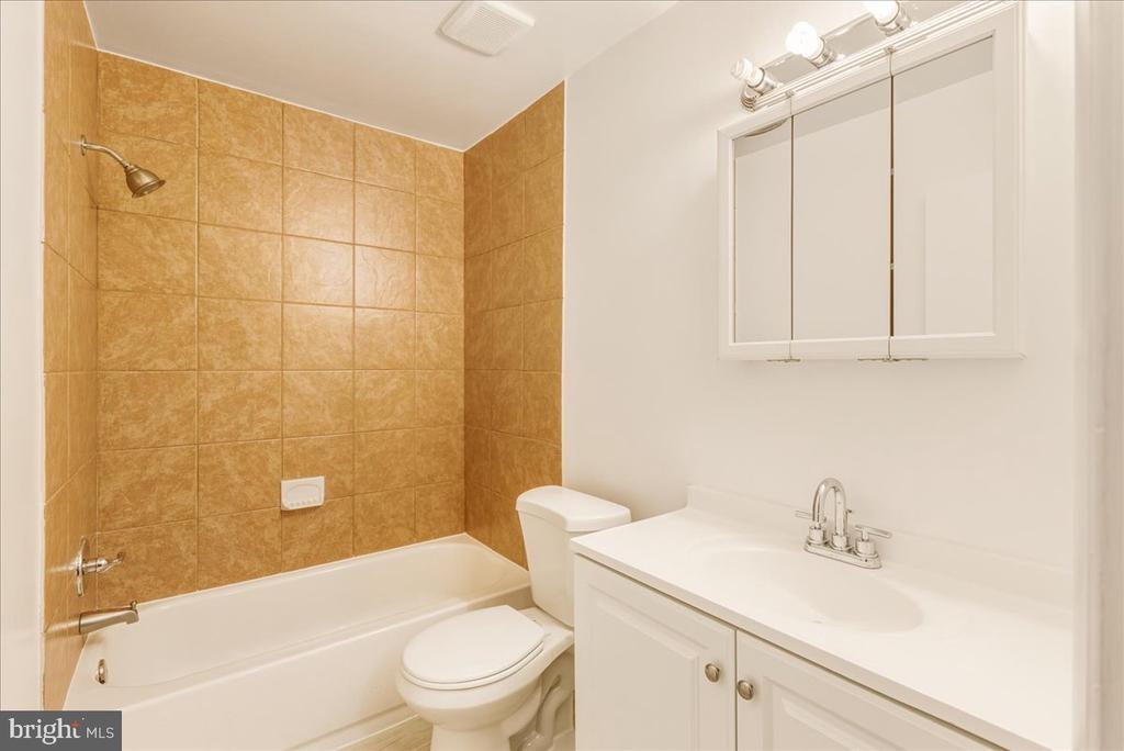 2312 EWING AVENUE Unit: 2