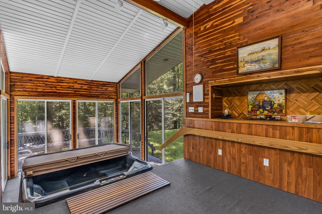 2720 HIDDEN VALLEY ROAD