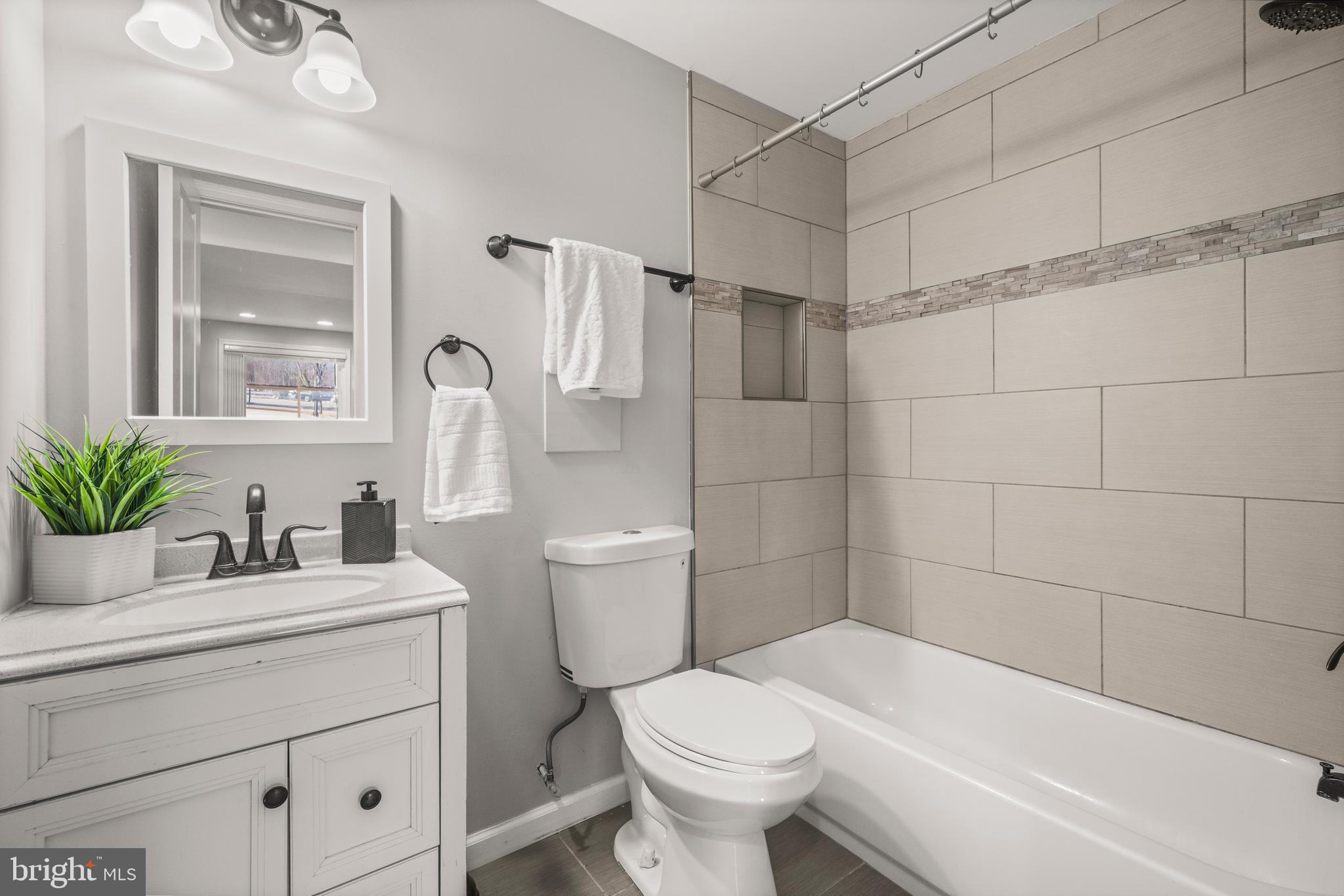 5408 NORLINDA CIRCLE