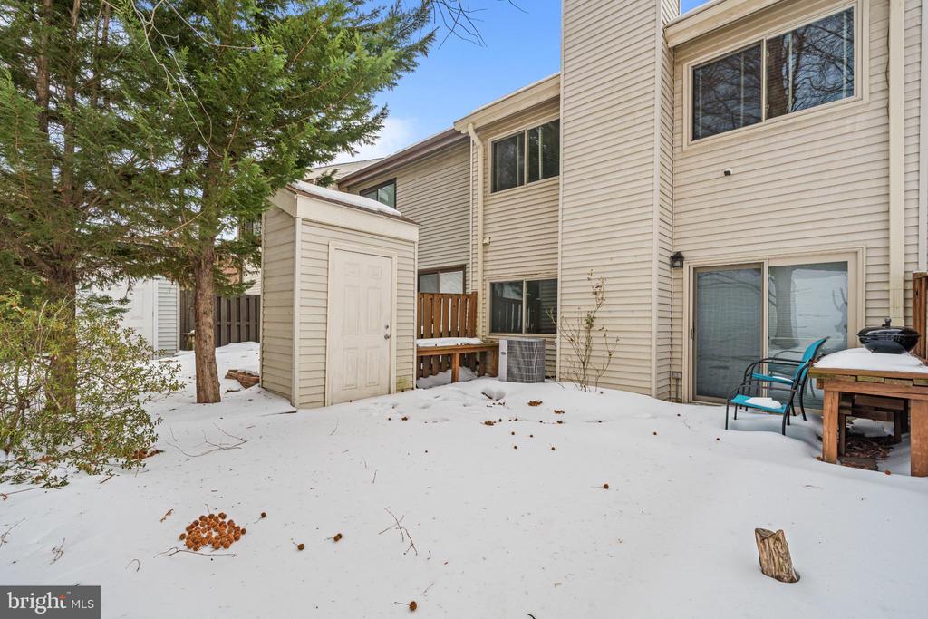 7105 ORA GLEN COURT