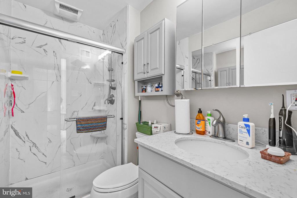 7105 ORA GLEN COURT