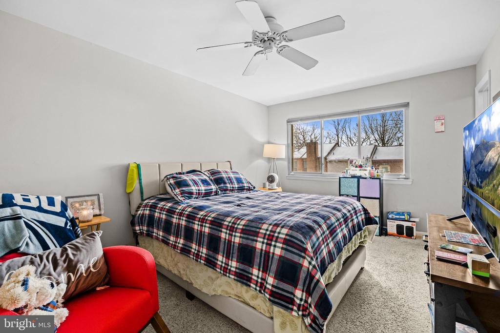 7105 ORA GLEN COURT
