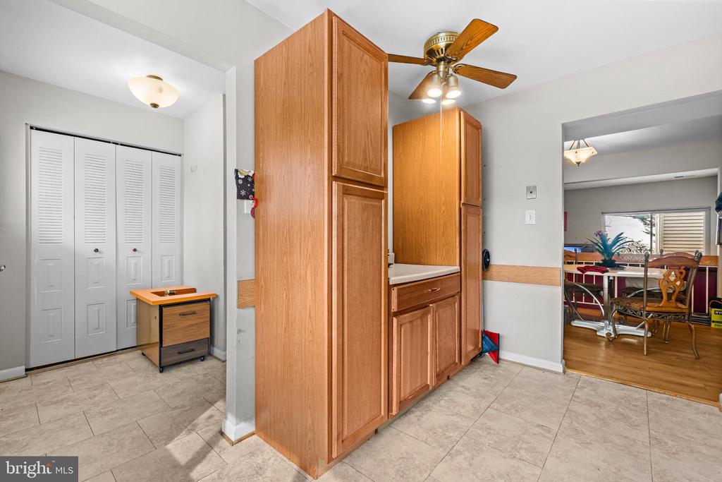 7105 ORA GLEN COURT