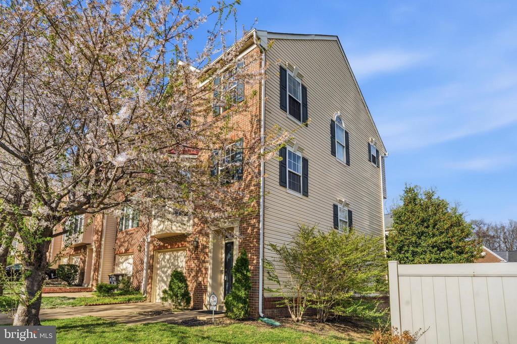1701 CRIMSON PLACE