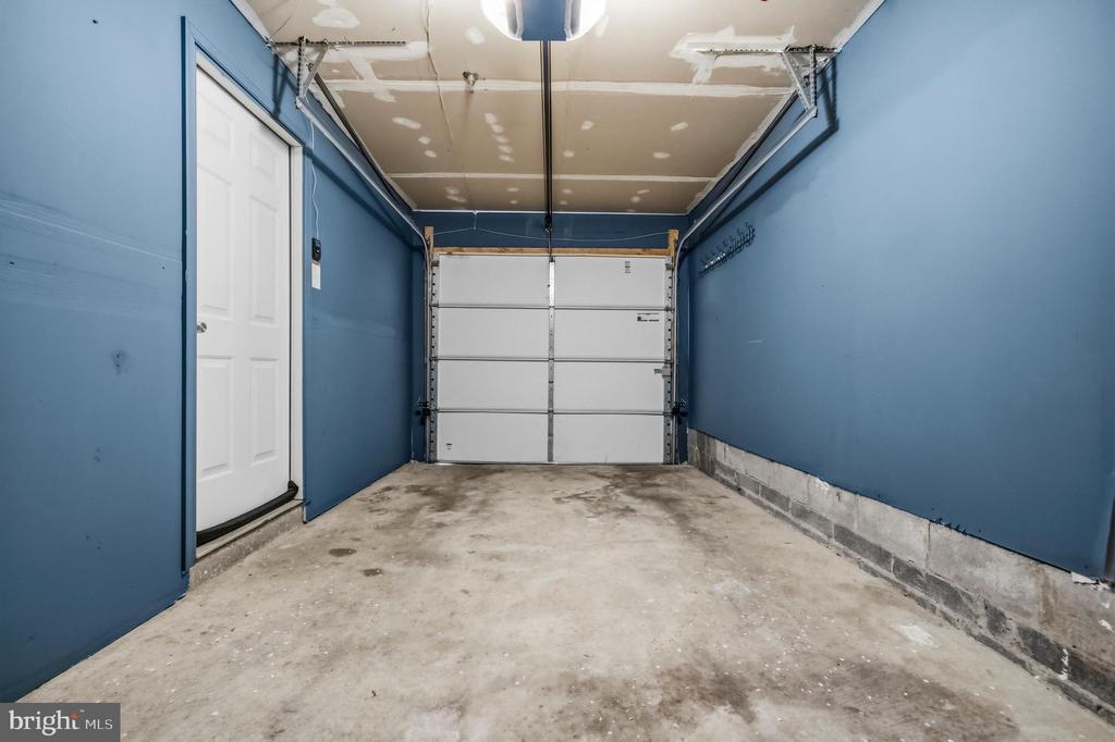 1701 CRIMSON PLACE