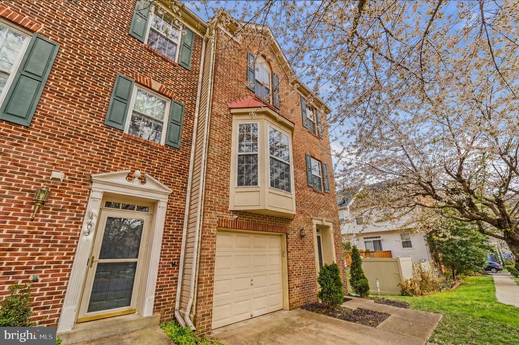 1701 CRIMSON PLACE